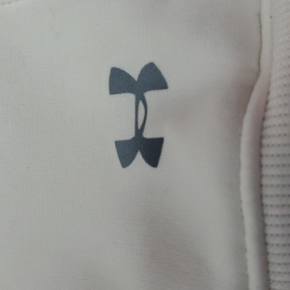 Under Armour Cold Gear size Large Color is cream. - Picture 8 of 13